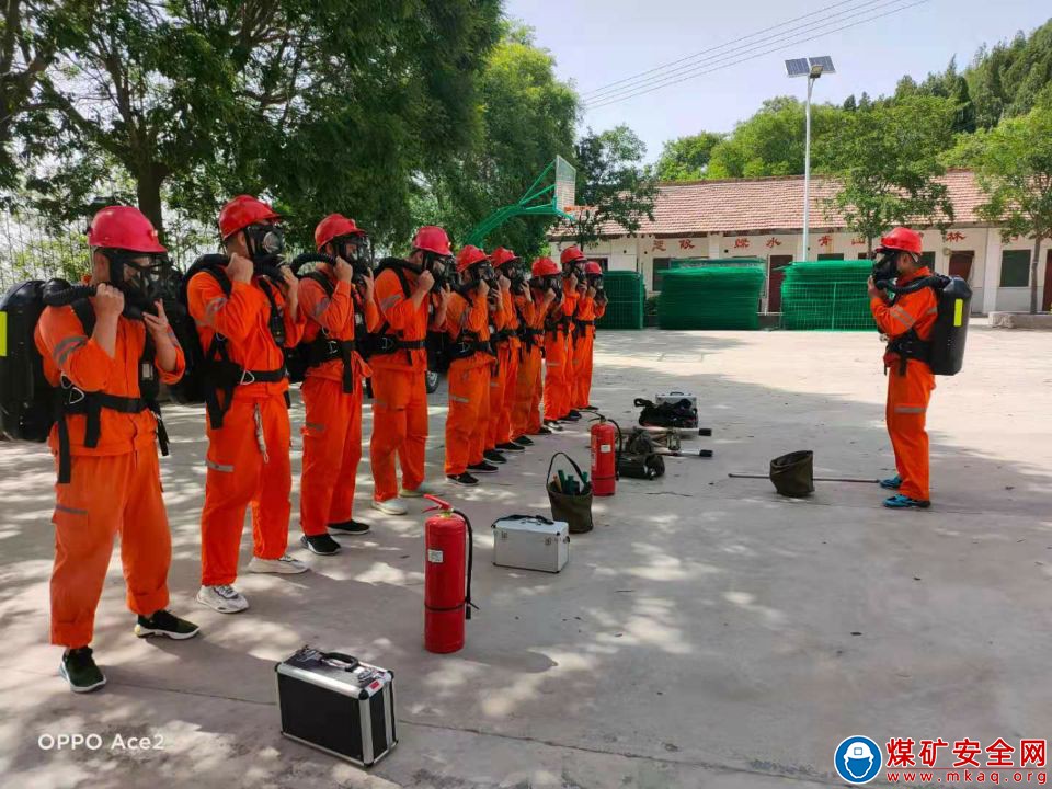 蒲白救護消防大隊直屬中隊開展“佩機萬米行”耐力訓練