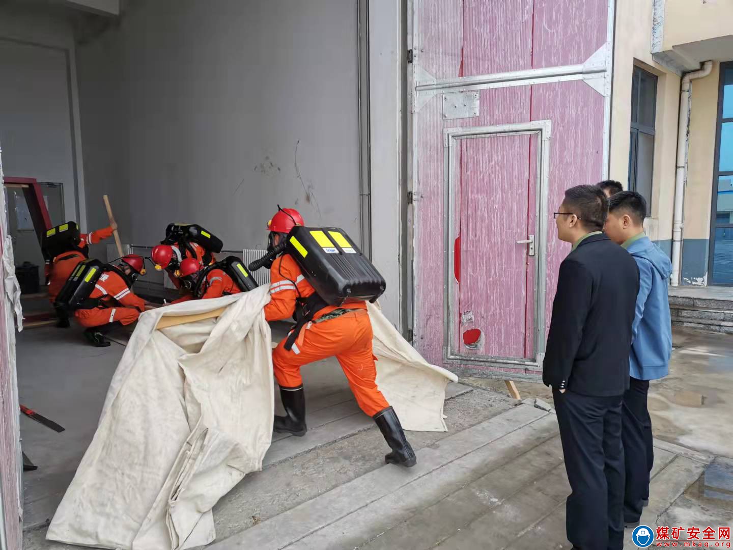 蒲白救護消防大隊袁大灘中隊迎接神南救護大隊三季度質量標準化檢查