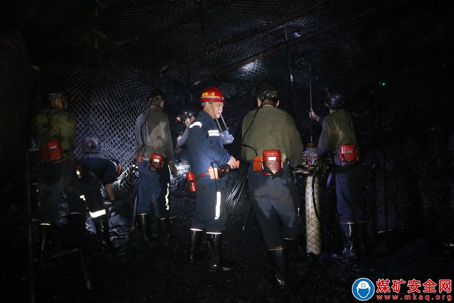 蒲白礦業煤礦運營公司吹響“安全高效掘進提升年”衝鋒號