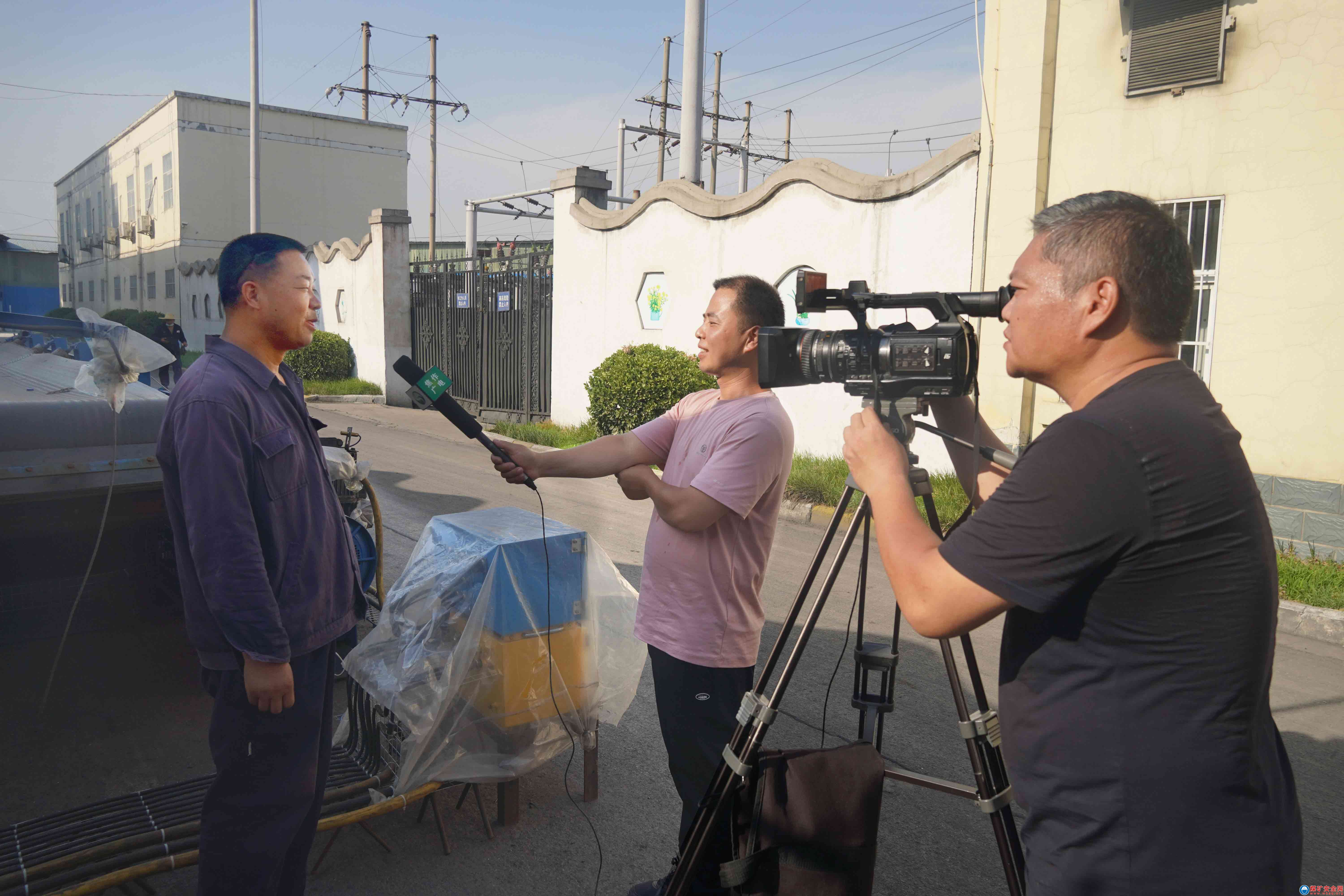 河南能源焦煤集團九裏山礦兩位市級工匠被焦作市電視台采訪