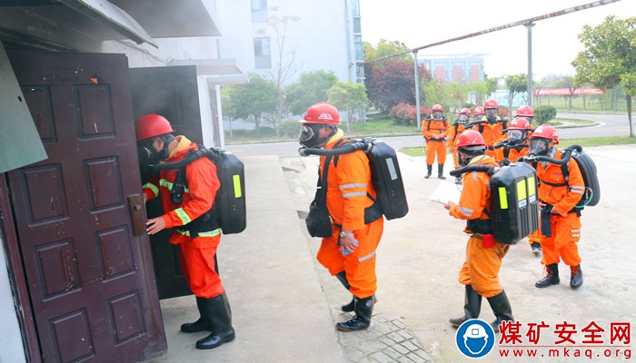 中煤新集公司救護大隊：開展高溫煙巷演練  提升安全救援能力