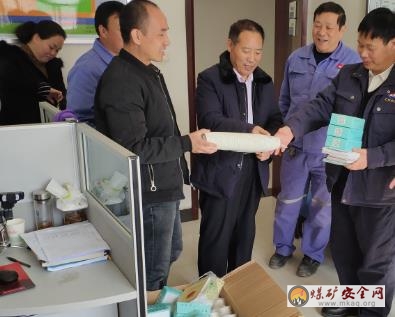 欒川縣安監局第三黨小組積極開展進企業助宣傳講座活動