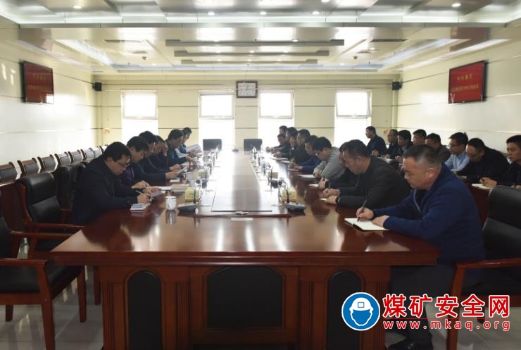 潞安集團李村煤礦：學習貫徹十九屆四中全會精神