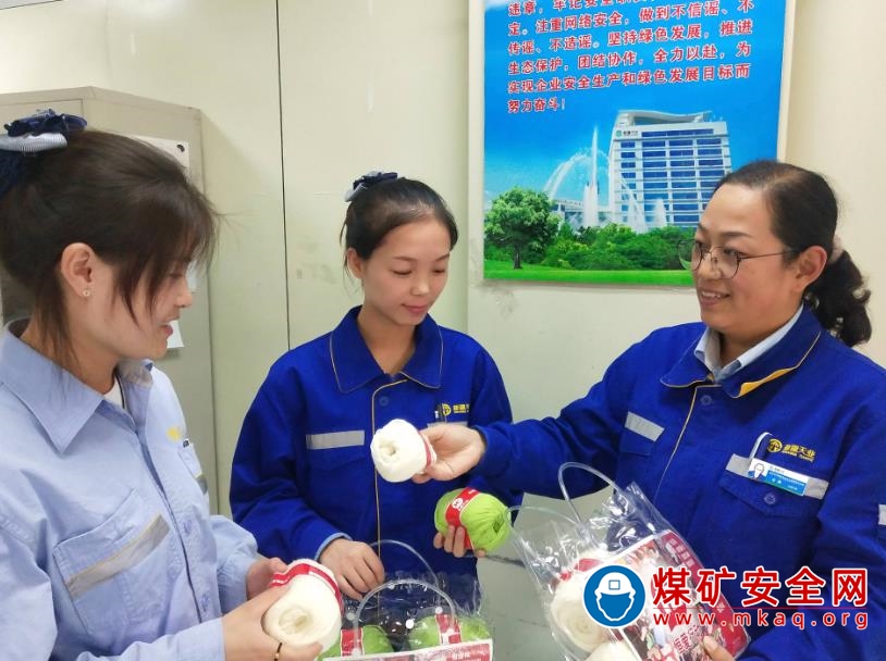 天業集團“愛心媽媽”寒冬織溫情