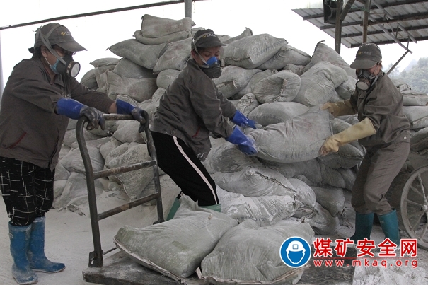 一份堅持 一種力量 魯塘幹堆崗位女工好樣的