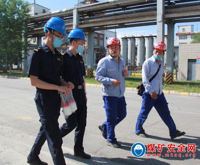 石河子海關對天業天域新實出口危化品生產進行專項檢查