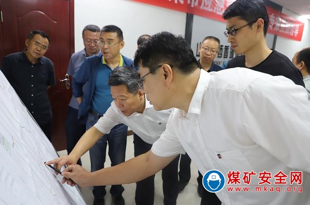 呂梁市應急局對香源煤業進行”一通三防”技術會診