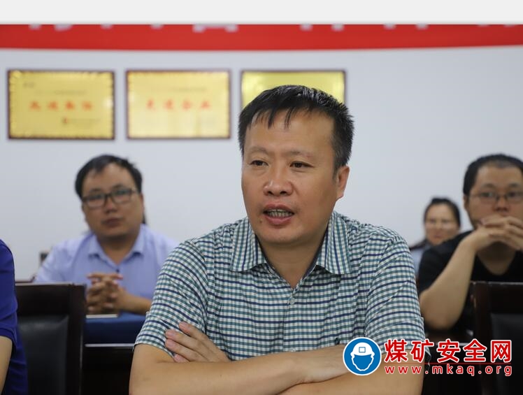 王清亮帶隊就香源煤業三基建設工作進行檢查