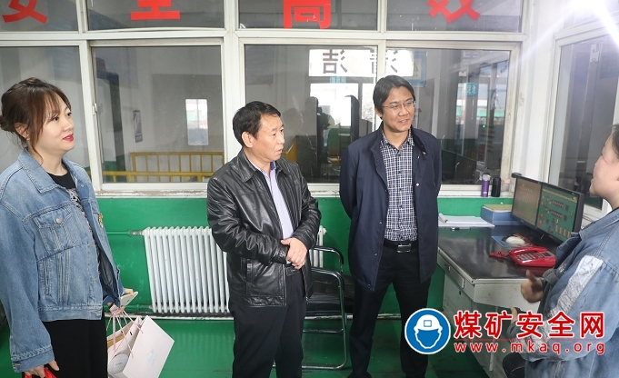 陝煤陝北礦業湧鑫公司開展“三八”婦女節女職工慰問活動