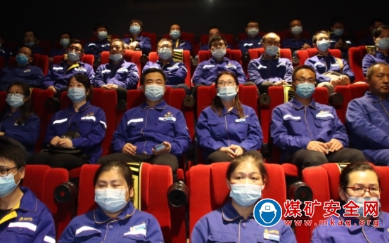乘著歌聲的翅膀 逐夢科技新征程天業集團機關黨委第六黨總支組織觀看電影《歌聲的翅膀》