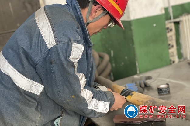 陝煤陝北礦業湧鑫公司：電纜修複有“新招”