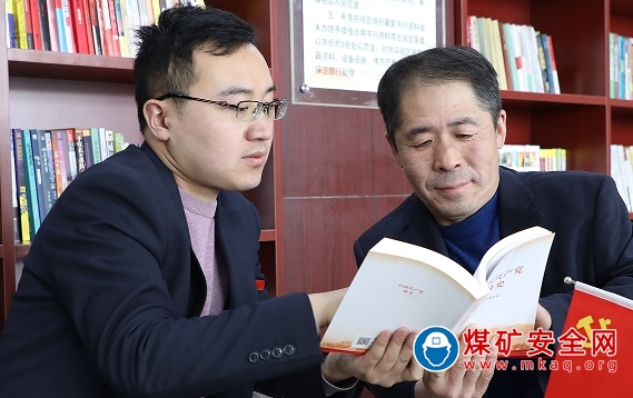 潞寧公司青老黨員結對子，相幫互學同進步