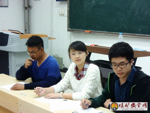 電力學院新聞與新媒體傳播中心召開第一次全體會議