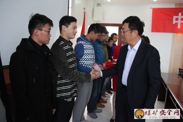 我校舉行第二屆“張廣石獎學金”頒獎儀式