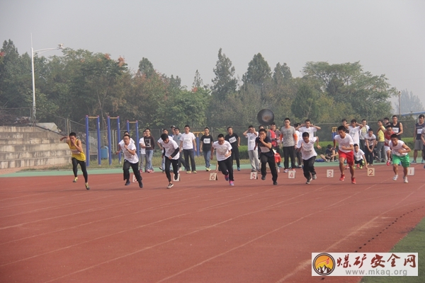 礦業學院舉辦2015年大學生田徑運動會