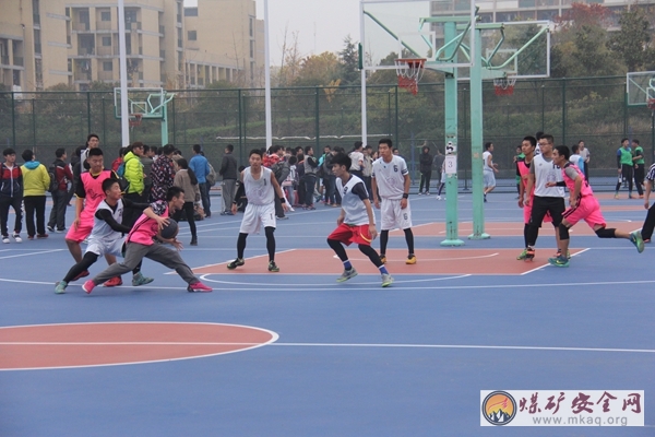 礦業學院籃球隊在半決賽中惜敗