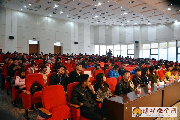 機電工程學院參加徐州市大學生記者文化節開幕式暨中國礦業大學院級傳媒表彰大會