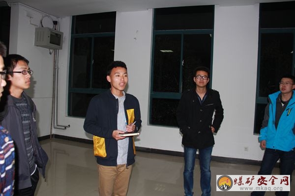 礦業學院13級團總支開展宿舍衛生檢查活動