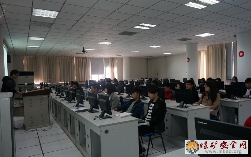 中國礦業大學管理學院人力12級、13級黨支部舉辦“溝通零距離，輕鬆學人力”係列活動之word培訓