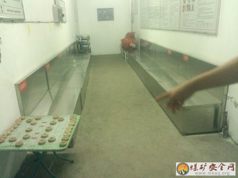 “關愛生命，心係職工”參觀礦井避難硐室模擬基地