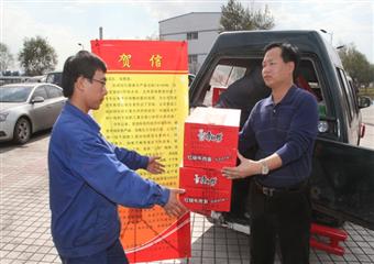 陝北礦業韓家灣煤炭公司黨政工組織慰問產銷一線職工