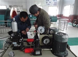 陝煤建司瑞能煤業檢修主提升係統絞車確保礦井安全生產