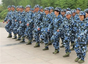中國礦業大學管理學院新生軍訓緊張有序進行中