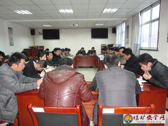 陝煤建司瑞能煤業貫徹落實集團安全工作會議精神表示：轉變觀念 負重前行 努力實現安全“三零”目標