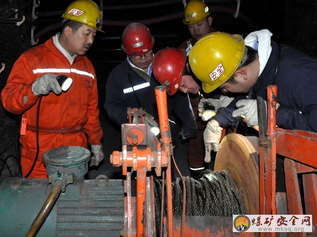 山焦汾西兩渡煤業把強化現場動態管理和隱患排查整改作為後兩個月安全工作重點