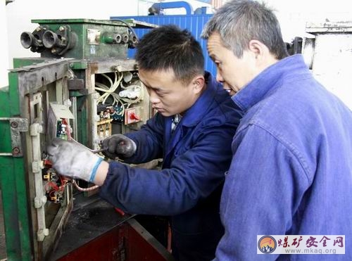 澄合礦業二礦分公司加大設備維修力度