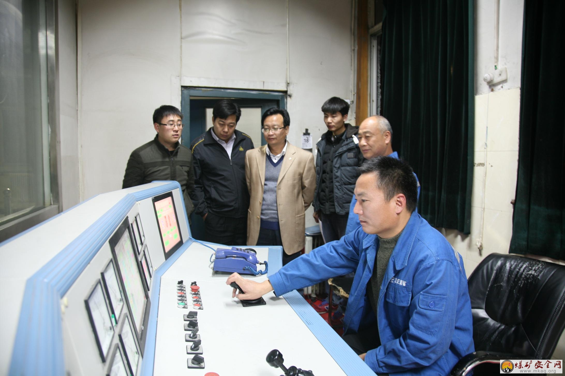 孔莊煤礦青崗員“零點行動”到一線 嚴查隱患保安全