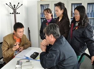 神華寧煤集團煤化工分公司義診活動送健康