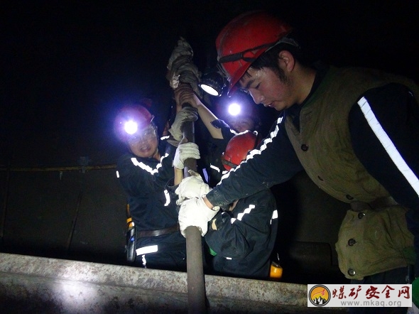 船景公司組織機關人員開展井下義務勞動