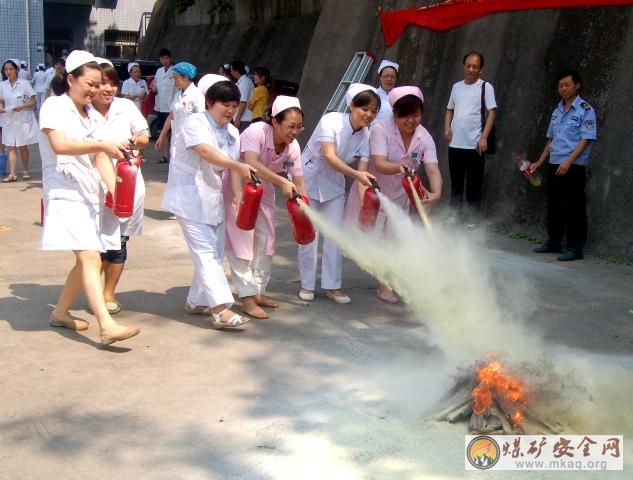 攀煤總醫院開展消防實地演練