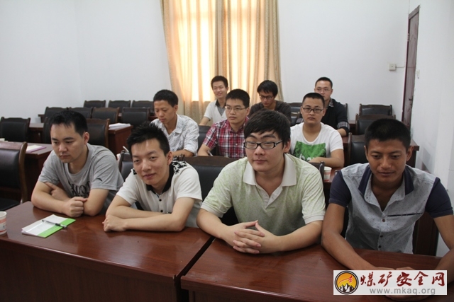攀煤大寶頂礦為新分大學生進行入礦前“充電蓄能”