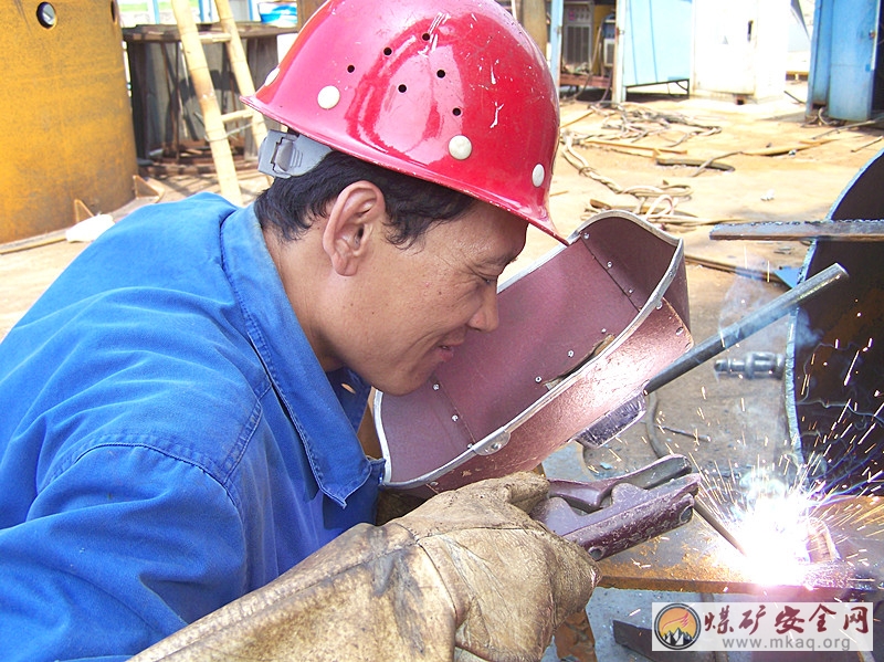 萊蕪煤機公司退伍兵為企業建功立業