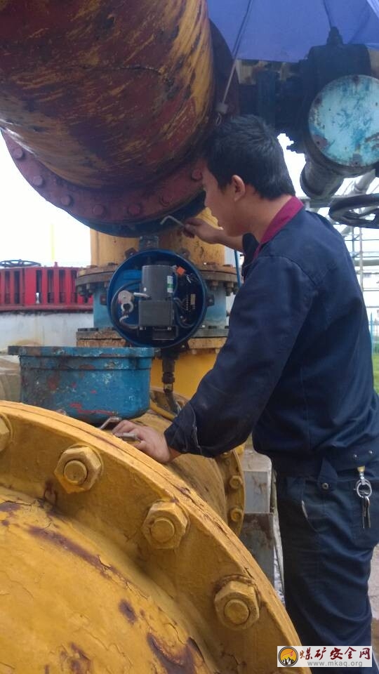 新泰能源公司對發電廠進行旬質量標準化檢查