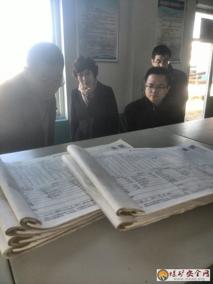 新泰能源公司低濃度發電狠抓冬季設備巡檢工作