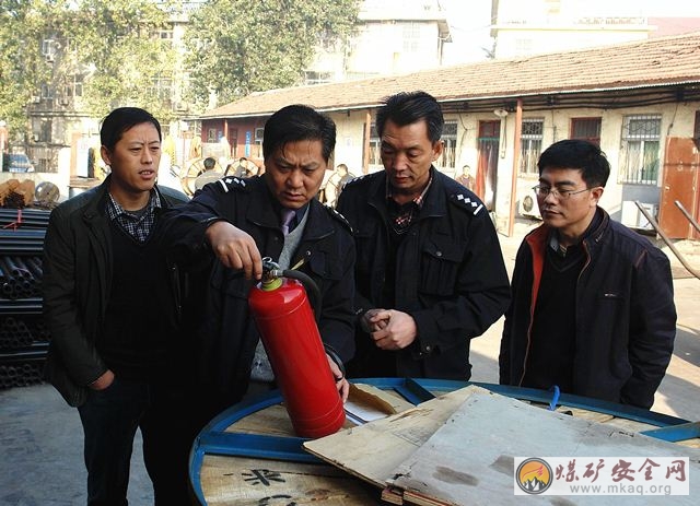 鶴煤三礦強化冬季“三防”監督檢查力度