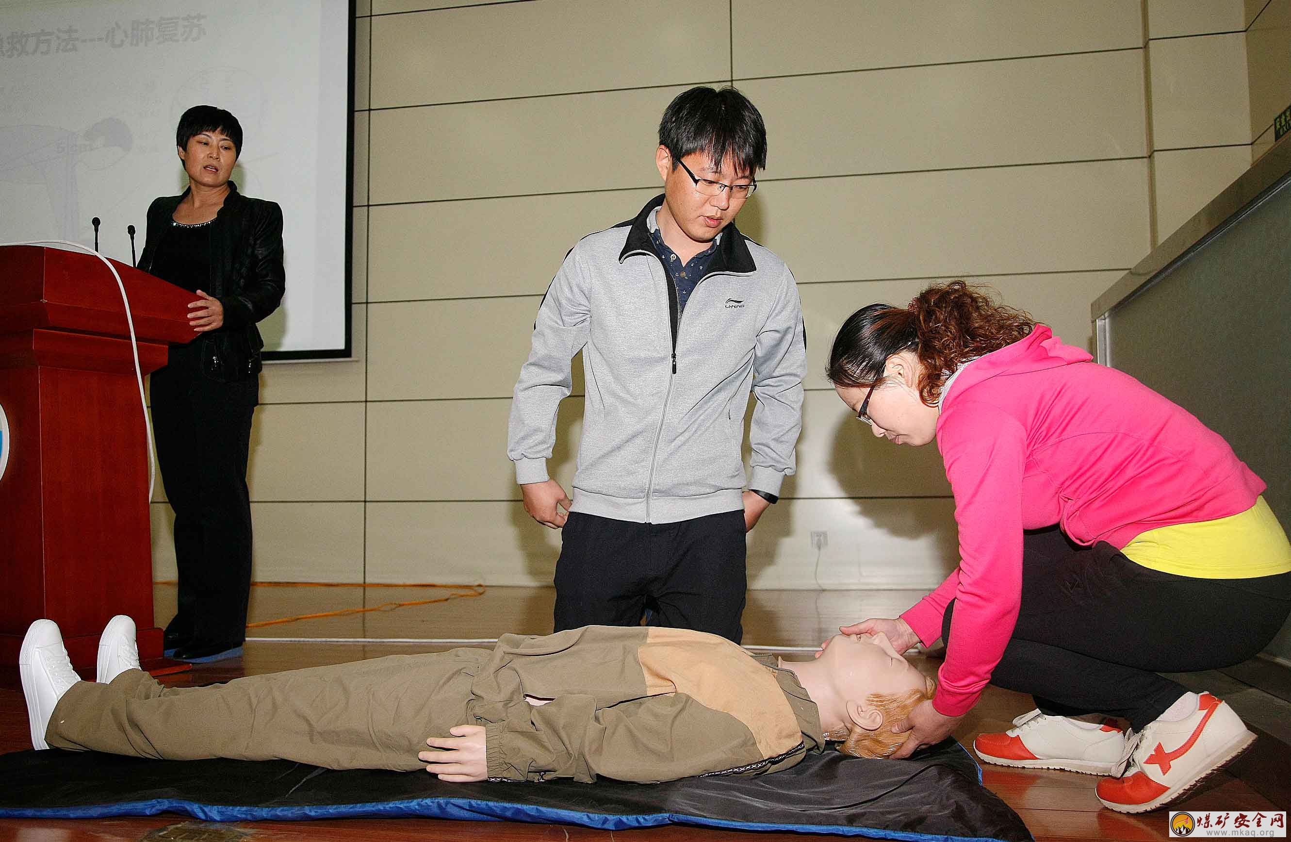 山東能源新礦集團翟鎮煤礦舉辦衛生急救知識培訓班