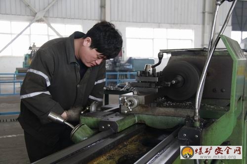 澄合礦業二礦分公司強化非生產材料控製