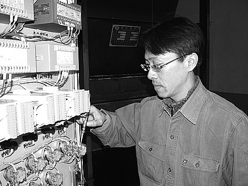 在平凡崗位上默默奉獻——記暖氣廠電氣維修處南台電工班電工佟暉