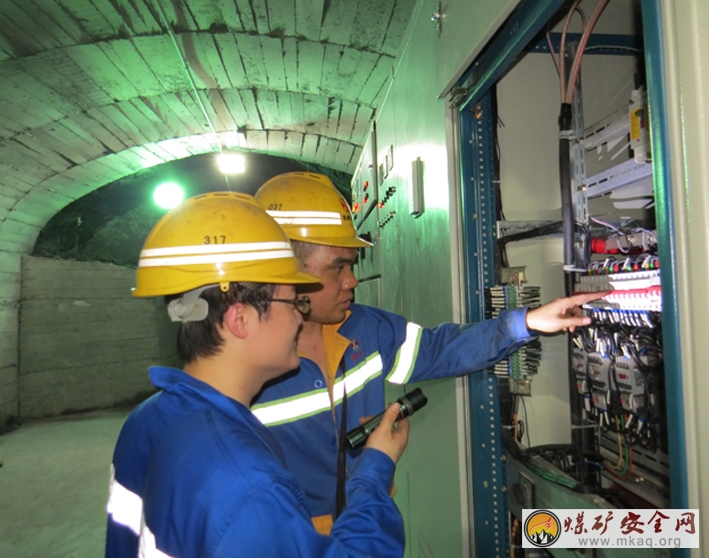 廣西高峰礦業公司大7#卷揚進入調試階段