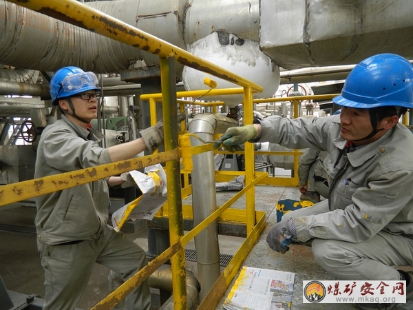 甲醇廠合成二車間崗位創建青工忙