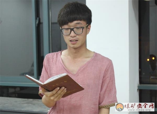 第五屆電力團委學生會舉行部長見麵會