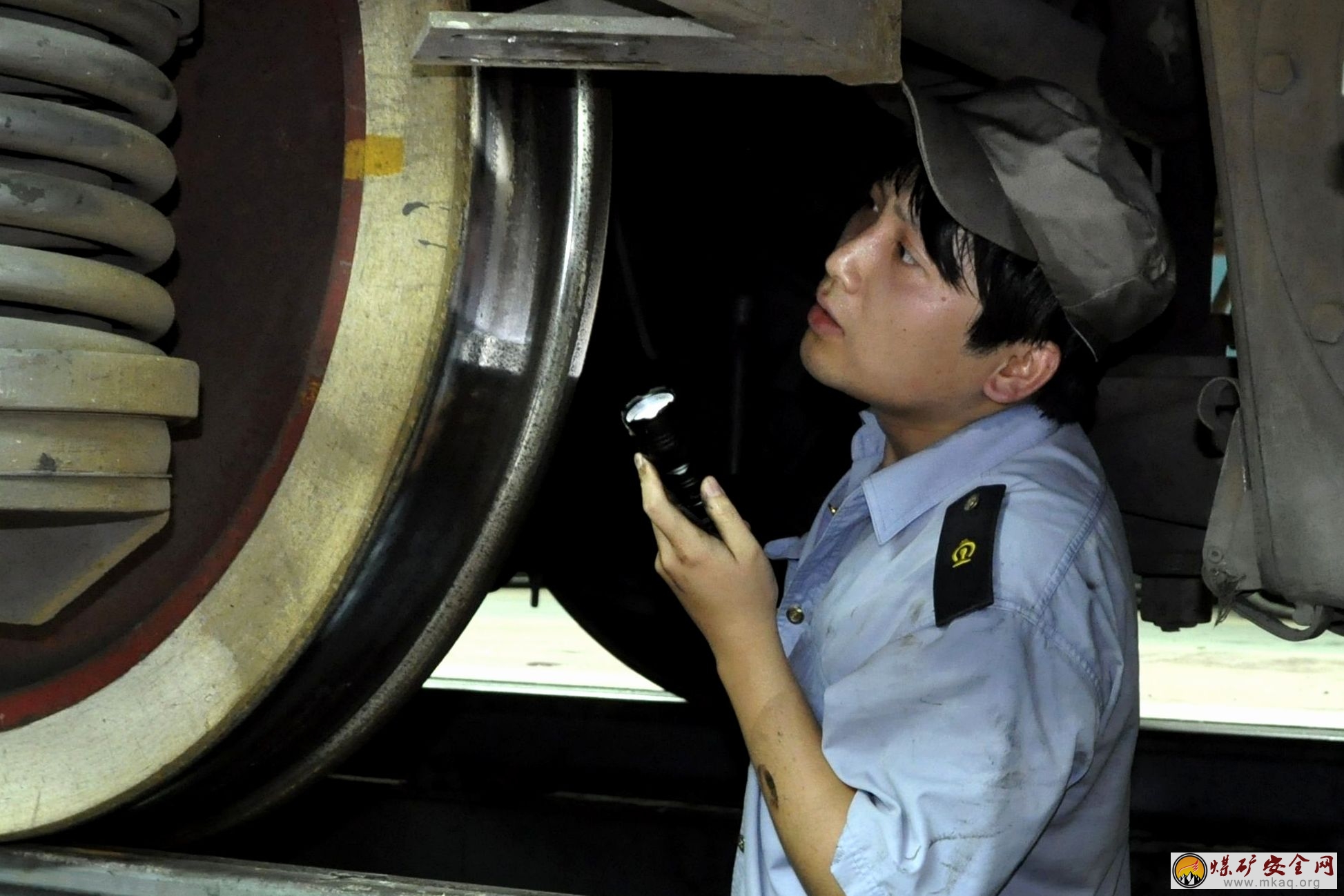 內燃機車副司機提職考試在陝煤化澄合鐵運分公司拉開序幕