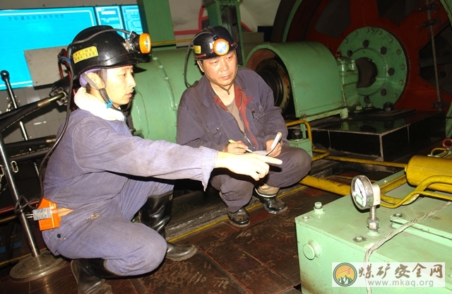 鶴煤三礦建立“動態立體化”的隱患排查體係