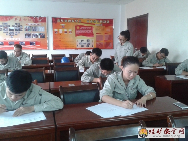 甲醇廠合成二車間“四結合”提升員工技能