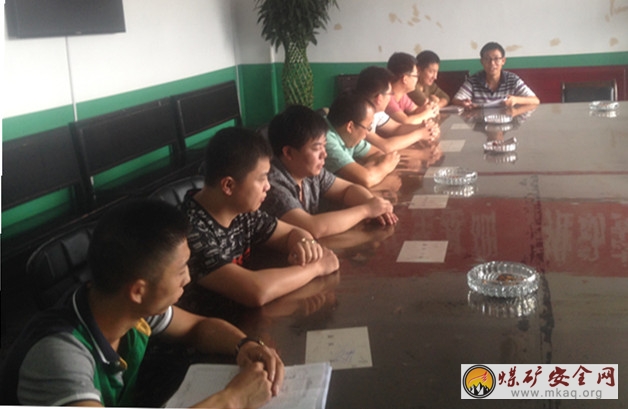 陽煤五礦通風部團總支召開8月份團例會