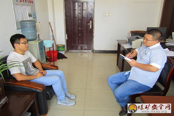 皖北煤電集團五溝煤礦采煤團支部開展團員談心交流活動